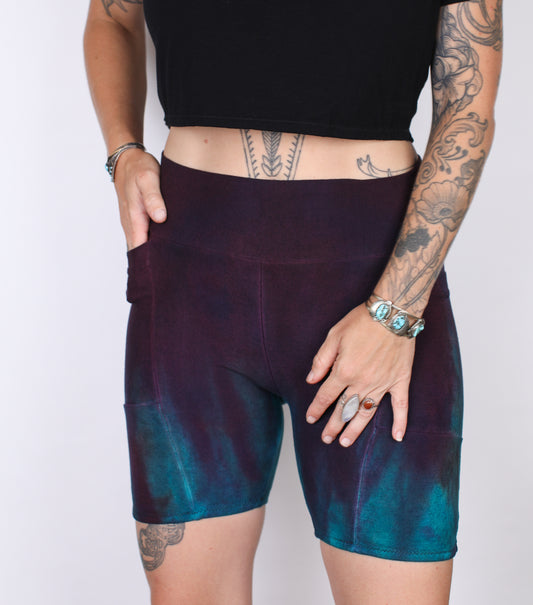 M- Arctic Purps Hemp Bamboo Pocket Mid Shorts
