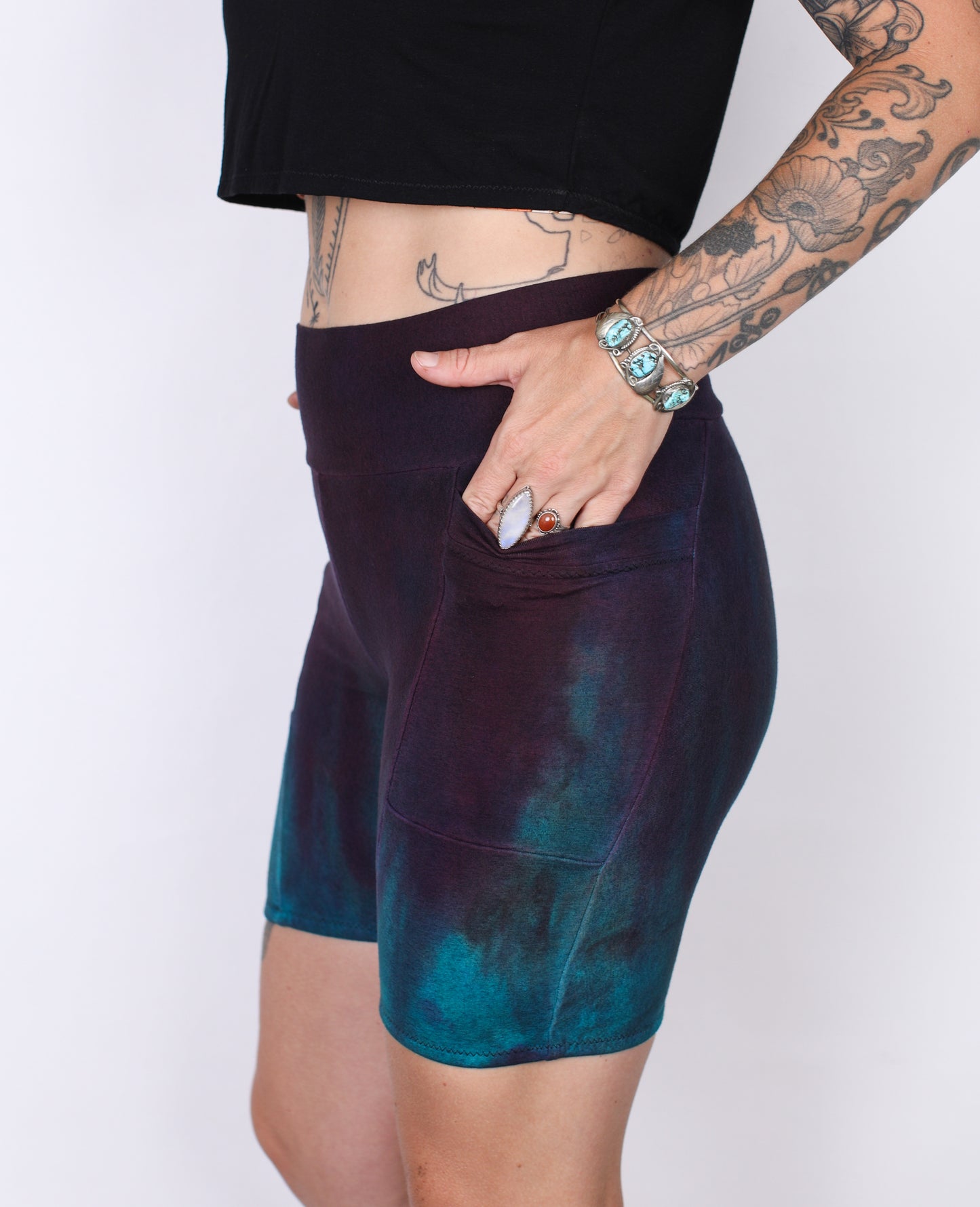 M- Arctic Purps Hemp Bamboo Pocket Mid Shorts