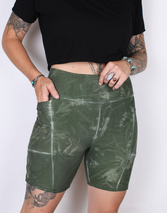 L-  Sage Hemp Bamboo Pocket Mid Shorts