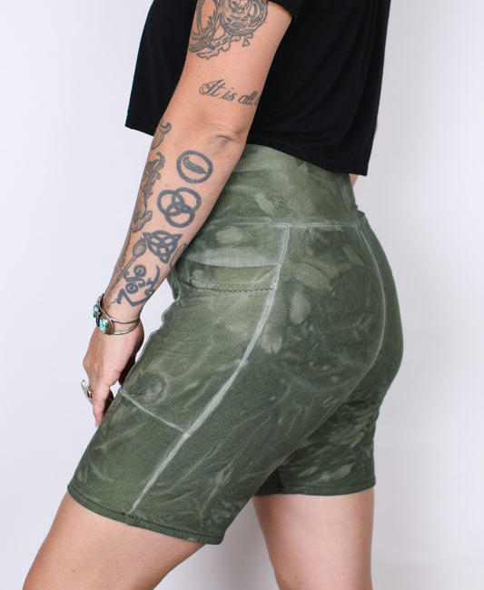 L-  Sage Hemp Bamboo Pocket Mid Shorts