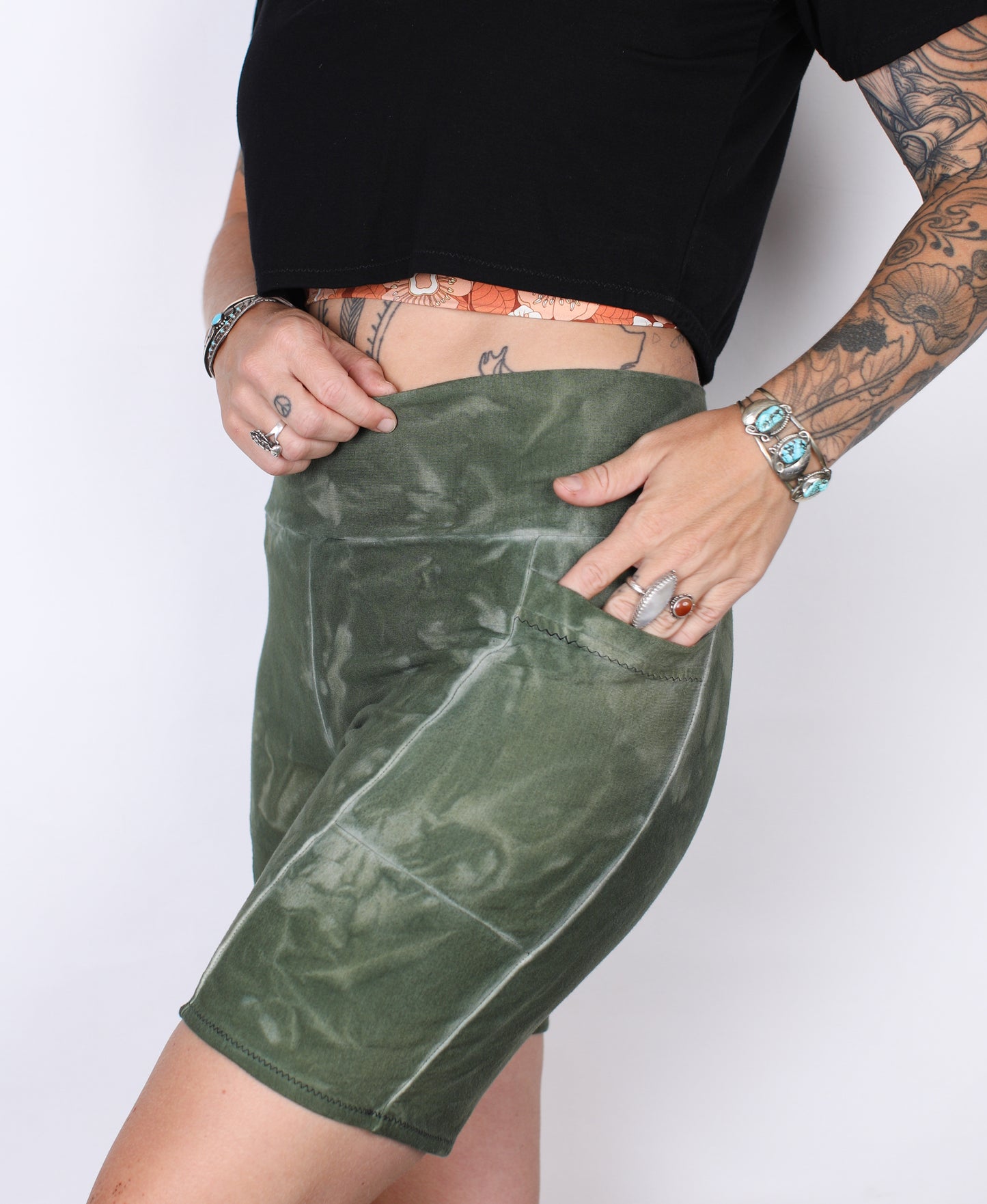 L-  Sage Hemp Bamboo Pocket Mid Shorts